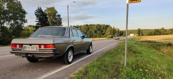 Mercedes-Benz 300 Lovisa - valokuva 4