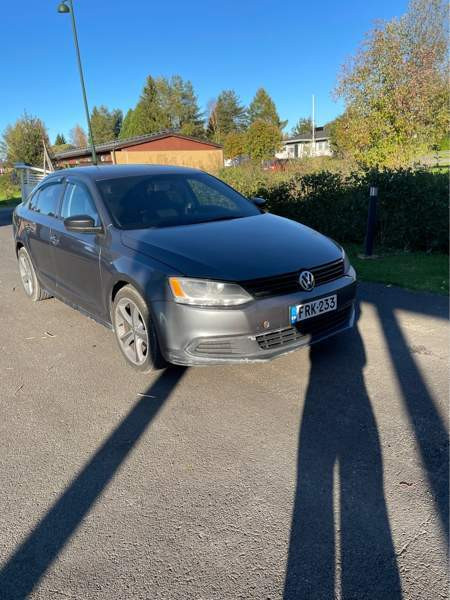 Volkswagen Jetta Tervola - valokuva 3