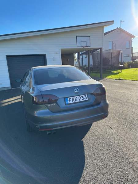 Volkswagen Jetta Tervola - valokuva 5