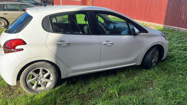 Peugeot 208 Kannus - изображение 3