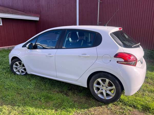 Peugeot 208 Kannus - изображение 1