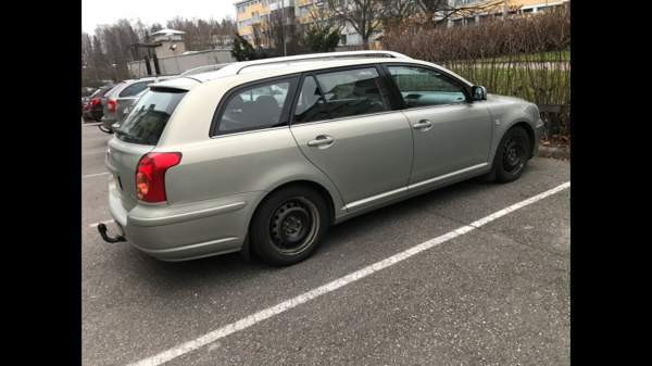 Toyota Avensis Helsinki - valokuva 3