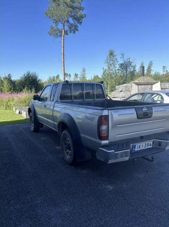 Nissan King Cab Oravainen - valokuva 4