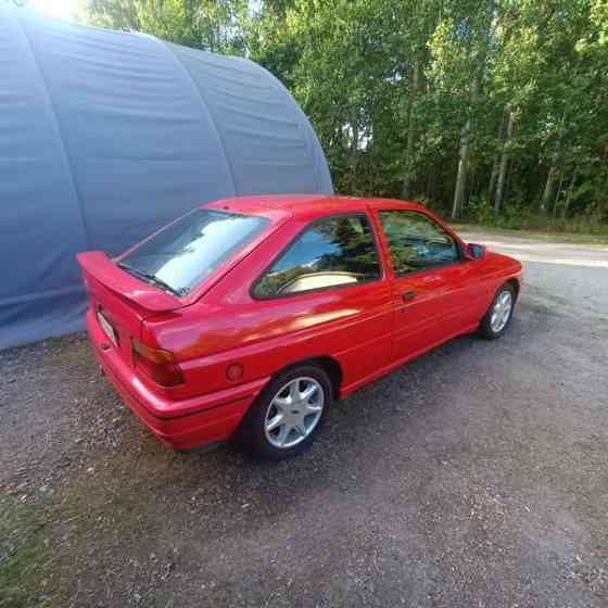 Ford Escort Луга