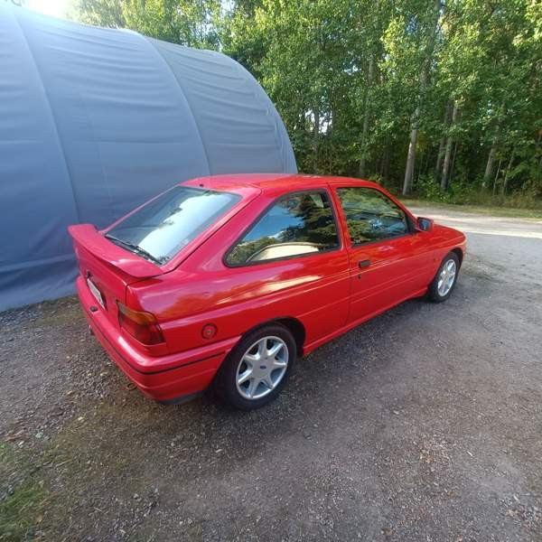 Ford Escort Luga – foto 3