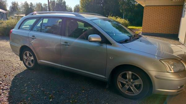 Toyota Avensis Kokkola - valokuva 1