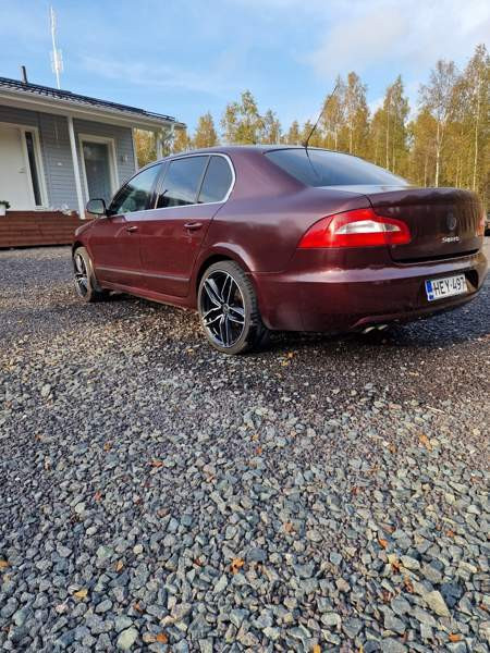 Skoda Superb Tornio - valokuva 2