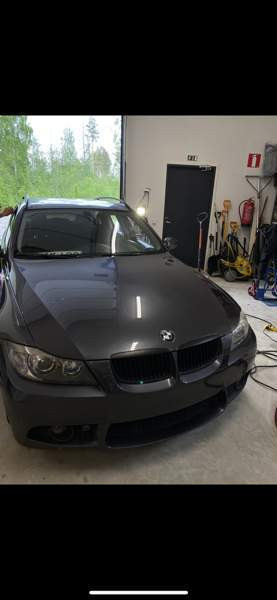 BMW 320 Glebychevo - valokuva 1