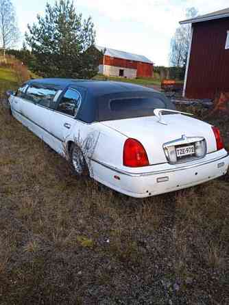 Lincoln Town Car Ювяскюля