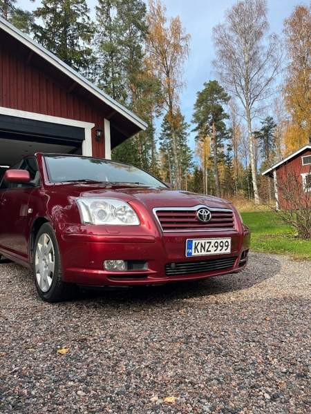 Toyota Avensis Эспоо - изображение 1