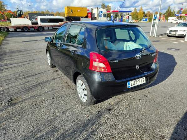 Toyota Yaris Oulu - valokuva 8