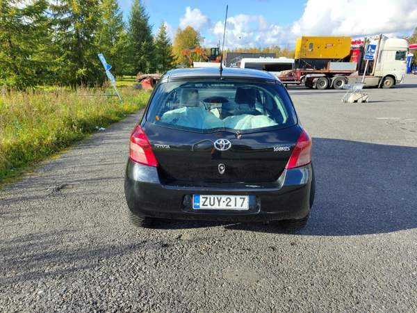 Toyota Yaris Oulu - valokuva 7