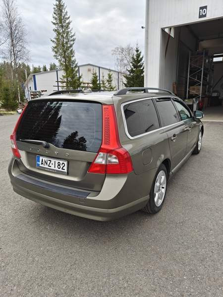 Volvo V70 Ugleural'skiy - photo 4