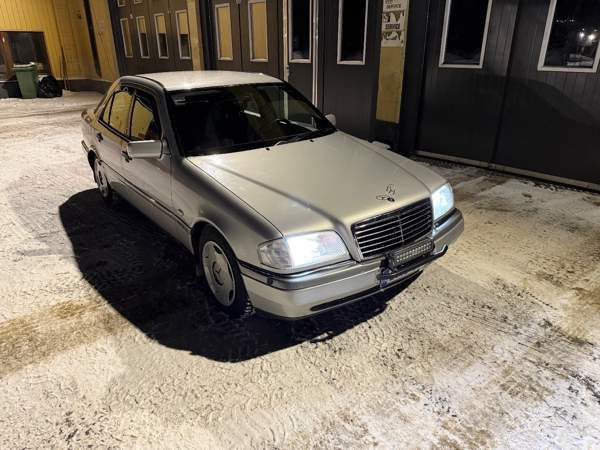 Mercedes-Benz C Rovaniemi - valokuva 2