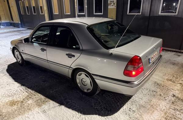 Mercedes-Benz C Rovaniemi - valokuva 1