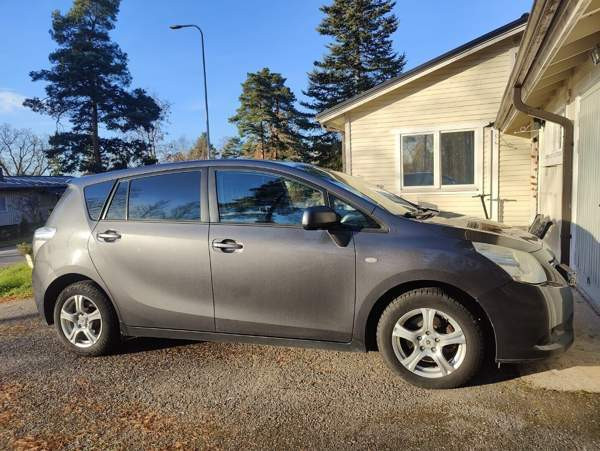 Toyota Verso Sarov - valokuva 3