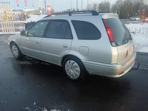 Toyota Corolla Tuusula - valokuva 2