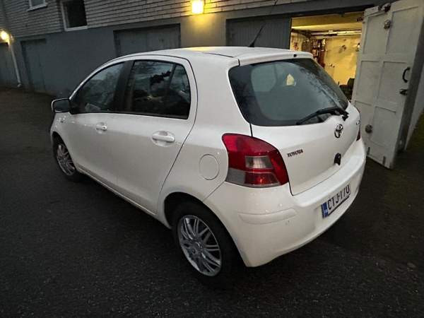 Toyota Yaris Helsinki - valokuva 3