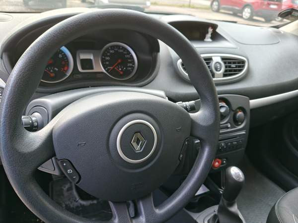 Renault Clio Jyväskylä - valokuva 8