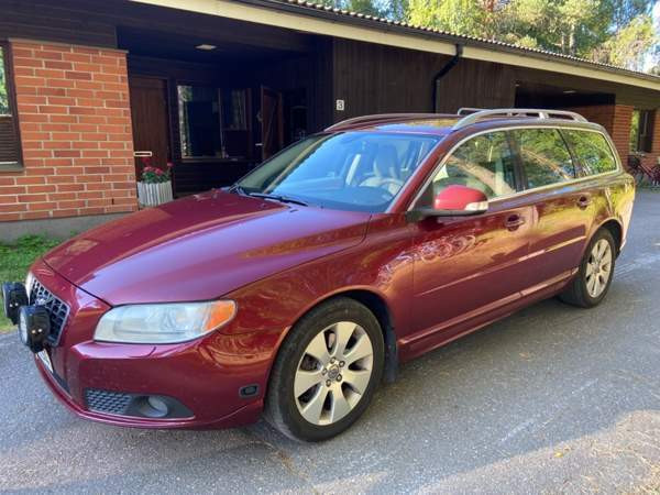Volvo V70 Lons-le-Saunier - valokuva 1