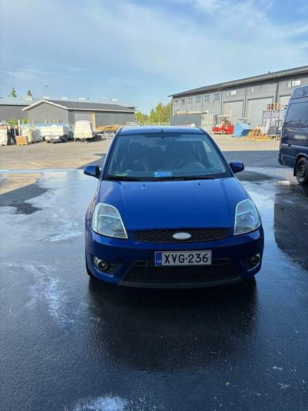 Ford Fiesta Раума - изображение 1