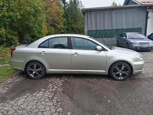 Toyota Avensis Orivesi - valokuva 1