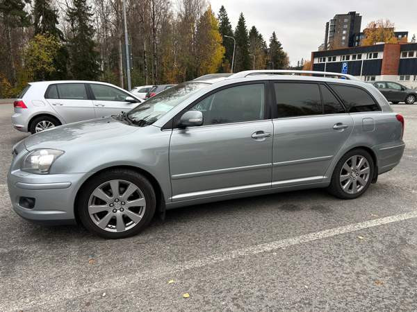 Toyota Avensis Tampere - valokuva 1