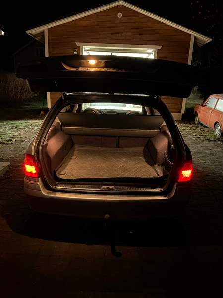 Mercedes-Benz E Liperi - valokuva 5