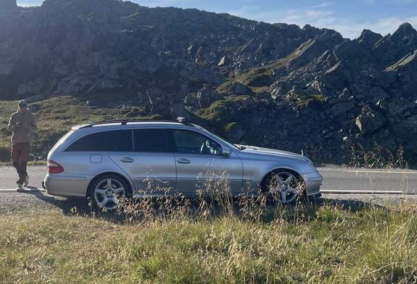 Mercedes-Benz E Liperi - valokuva 1