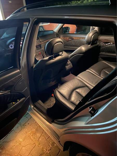 Mercedes-Benz E Liperi - valokuva 4