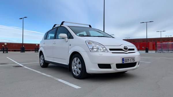 Toyota Corolla Verso Helsinki - valokuva 1