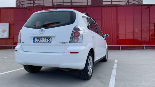 Toyota Corolla Verso Helsinki - valokuva 8