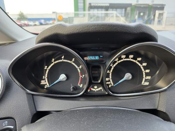 Ford Fiesta Хювинкяя - изображение 3