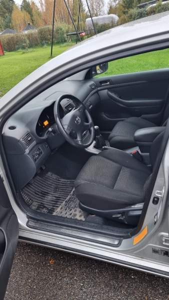 Toyota Avensis Макао - изображение 8