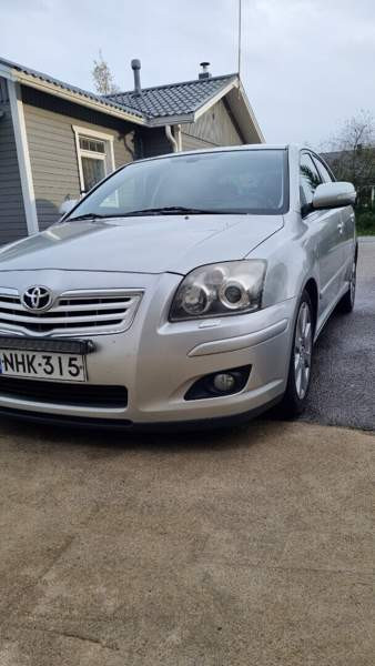 Toyota Avensis Макао - изображение 1