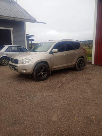Toyota RAV4 Луга - изображение 1