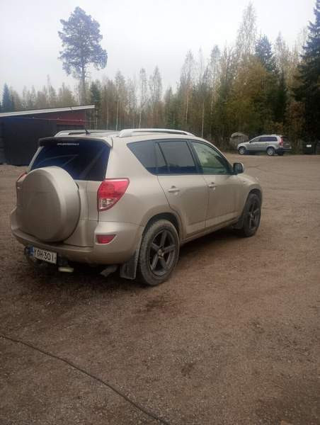 Toyota RAV4 Luga - valokuva 3