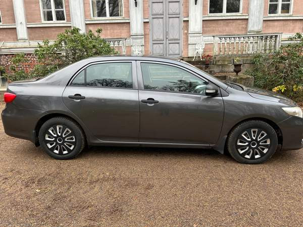 Toyota Corolla Siuntio - valokuva 6