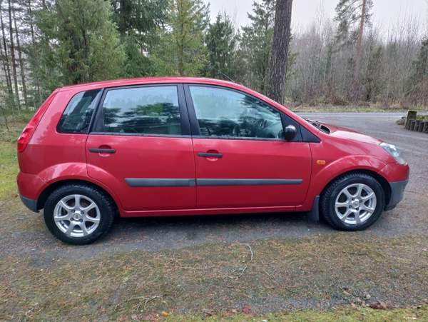 Ford Fiesta Macau - photo 3