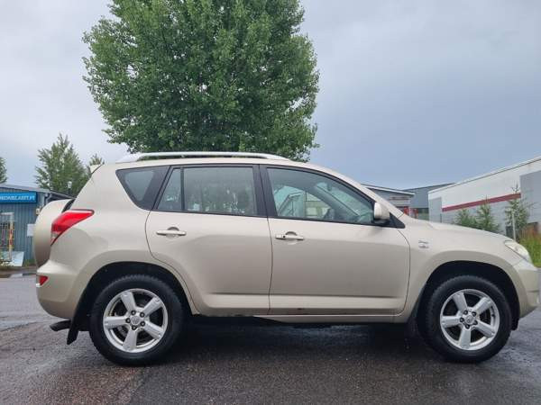 Toyota RAV4 Helsinki - изображение 6