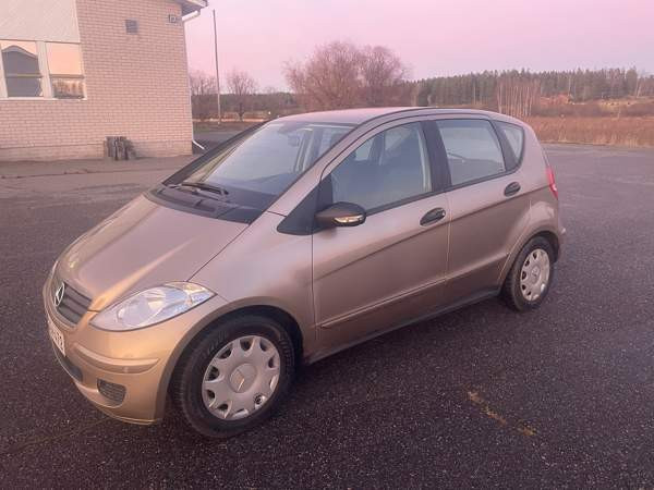 Mercedes-Benz A Turtkul - valokuva 2