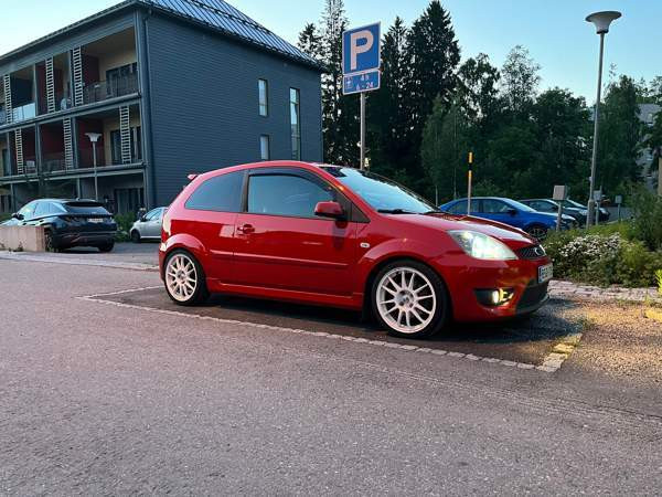 Ford Fiesta Вантаа - изображение 1