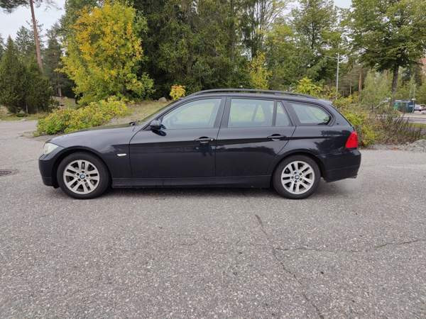 BMW 320 Glebychevo - valokuva 3