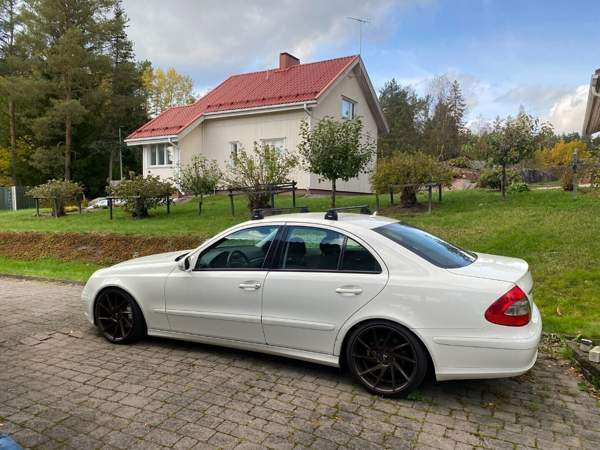 Mercedes-Benz E Turtkul - valokuva 1