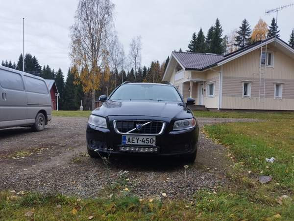 Volvo V70 Outokumpu - valokuva 3
