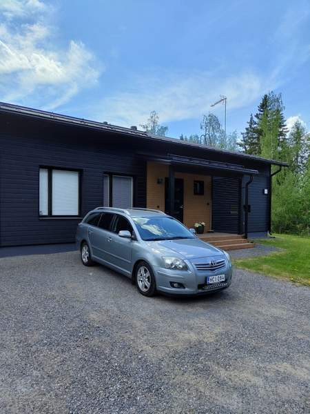 Toyota Avensis Macau - valokuva 1