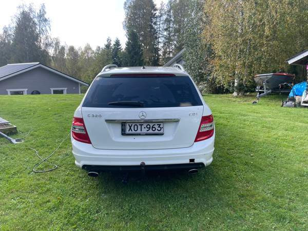 Mercedes-Benz C Луга - изображение 3