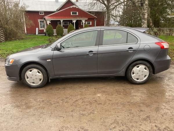 Mitsubishi Lancer Hafnarfjoerdur - valokuva 2