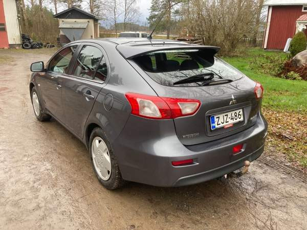 Mitsubishi Lancer Hafnarfjoerdur - valokuva 3