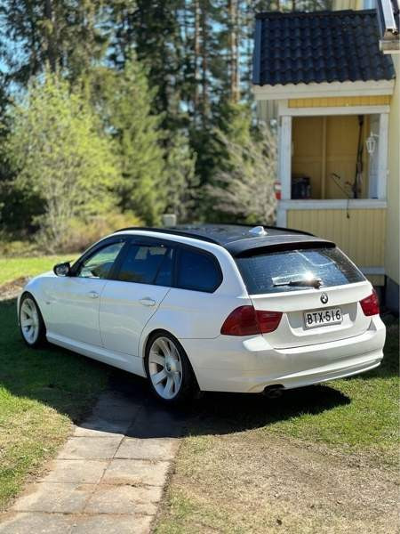 BMW 320 Joroinen - valokuva 1